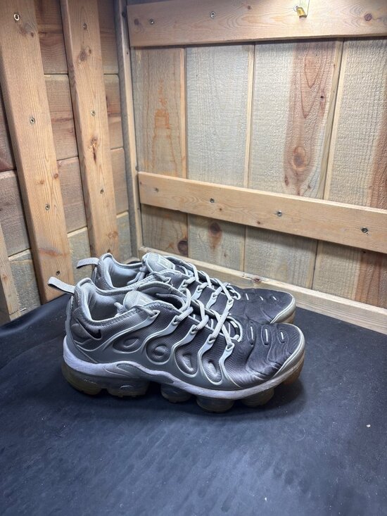 Nike Air VaporMax Plus 924453-007 Mens Size 11 US 45 EU Preowned Grey Shoes main image 9